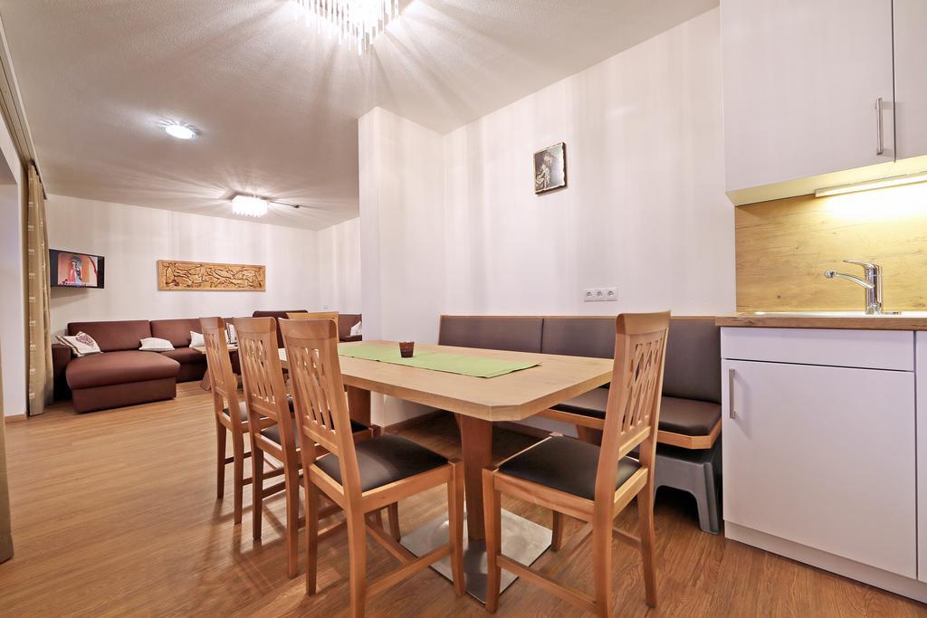 Landhaus & Apartment Taxach Ried im Zillertal Εξωτερικό φωτογραφία